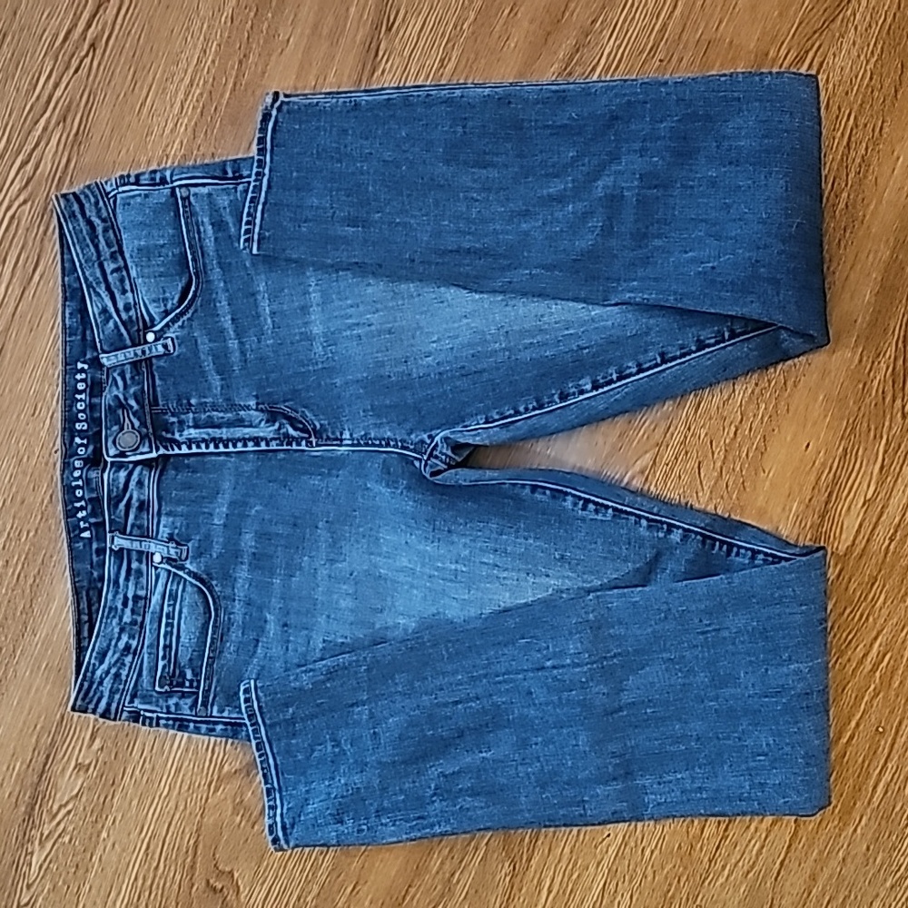 Womens size 30 Articles Of Society Skinny Jeans.